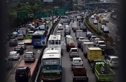 Polda Metro Uji Coba Kanalisasi Truk di Tol Dalam Kota untuk Kurangi Kemacetan
