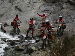 Jelajah Indonesia Tim Viar Tembus Kawah Ijen