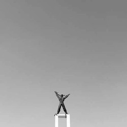 Bermain dengan Foto Bergaya Bidang Kosong