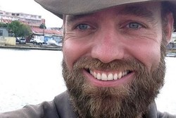 Pria Ini Keliling Dunia Tanpa Pesawat, Modal $20 Perhari