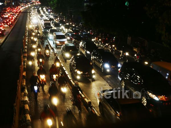 Kemacetan Kendaraan di Kawasan Warung Buncit