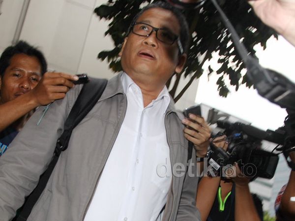 Amir Hamzah Diperiksa Sebagai Tersangka