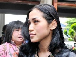 Demi Sidang Pembatalan Nikah, Jessica Iskandar Tinggalkan Anak yang Sakit