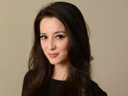 Julie Estelle Jadi Best Celebrity Actrees di !nsert Award 2014