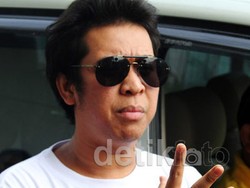 Olga Syahputra Raih Lifetime Achievement Award di !nsert Award 2014