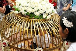 Jadah Tujuh Warna Jadi Bagian Tradisi Turun Tanah