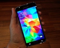 Galaxy S5 Numpuk di Gudang?