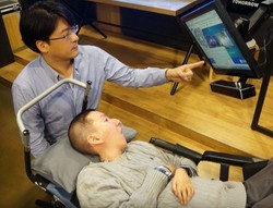 Samsung Bikin Mouse Mata untuk Penyandang Cacat