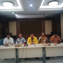 Agung Laksono Imbau Seluruh Kader Golkar Boikot Munas di Bali