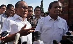 Golkar Pecah, Prabowo Beri Dukungan Moral ke Ical