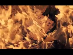 Bakar Buku, Penulis Ini Promosikan Budaya Baca di Amerika