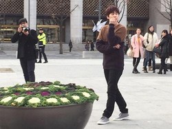 Ke Gwanghwamun, Kyuhyun SuJu Bagi-bagi CD Buat yang Kesepian