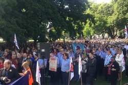 Ribuan PNS di Tasmania Mogok Menentang Pemotongan Anggaran