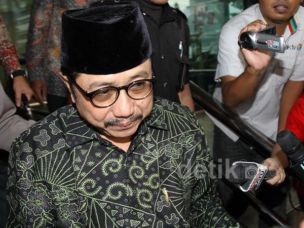 Waryono Karno Diperiksa Sebagai Tersangka