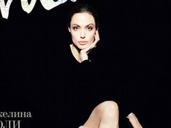 Angelina Jolie Seksi Pamer Kaki Jenjang di Sampul Majalah
