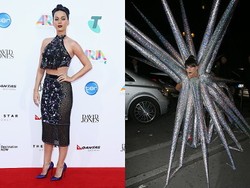 Katy Perry Tak Kenakan Underwear, Lady Gaga Nyentrik Berbusana Duri