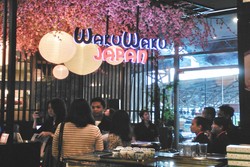 WAKUWAKU Cafe Hadirkan Pengalaman Bersantap Asli Jepang