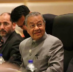 Seruan Blokir YouTube di Malaysia Datang dari Mahathir?