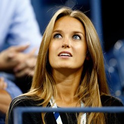 Setelah 9 Tahun Pacaran, Murray Akhirnya Lamar Sang Kekasih