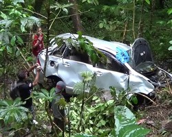 2 Pelaku Gendam Babak Belur Dihajar Massa, Mobilnya Dibuang ke Jurang