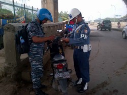 Langgar Lalu Lintas, Anggota TNI Disetop Polisi Militer