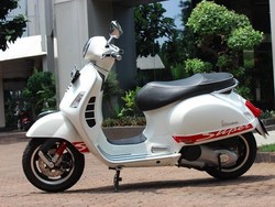 Kangen Vespa 2 Tak? Coba Vespa Super GTS