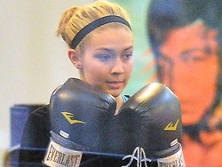 Gigi Hadid Rajin Tinju Agar Tubuh Tetap Seksi