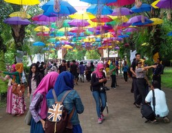 Menpar Arief Yahya Buka Festival Payung Indonesia