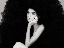 Lagi, Kendall Jenner Pose Bugil untuk Pemotretan Majalah