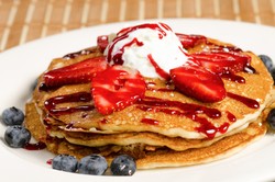 Sambut Akhir Pekan dengan Pancake Empuk Beraneka Topping