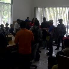 Puluhan Mucikari Geruduk Kantor DPRD Malang