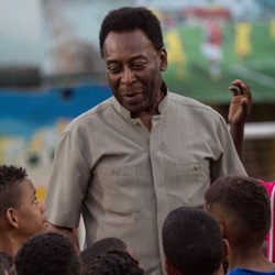 Dirawat di RS, Pele Masuk Ruang Perawatan Khusus