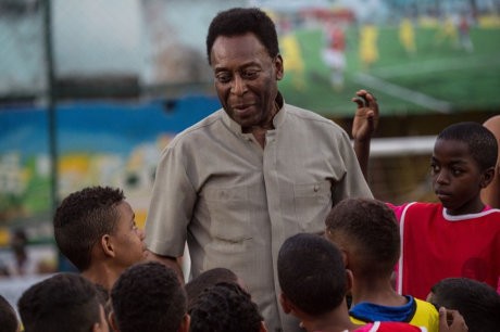 Dirawat di RS, Pele Masuk Ruang Perawatan Khusus