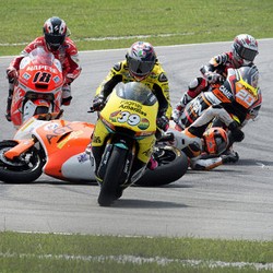 Moto2 Masih Akan Pakai Mesin Honda Sampai 2018