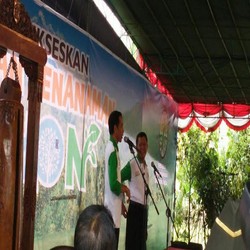 Bagi-bagi Sepeda, Jokowi Deteksi Petani dari Kulit, Tangan Hingga Wajah