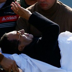 Mubarak Divonis Tak Bersalah Atas Pembunuhan Demonstran dan Korupsi