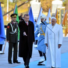 Kunjungi Turki, Paus Fransiskus Kecam Aksi Brutal ISIS