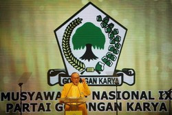 Pantun Ical: Sudah Lama Kita Berkawan, Jangan Menggunting Dalam Lipatan