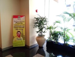 Ada Banner Agung Laksono di Arena Munas Golkar