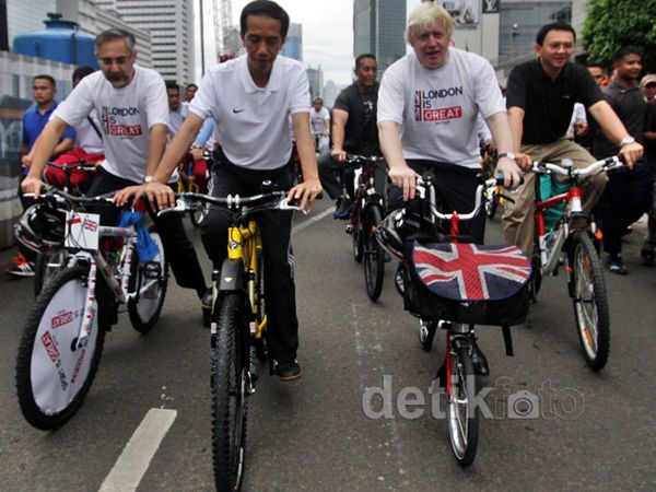 Jokowi Gowes Sepeda Bareng Wali Kota London