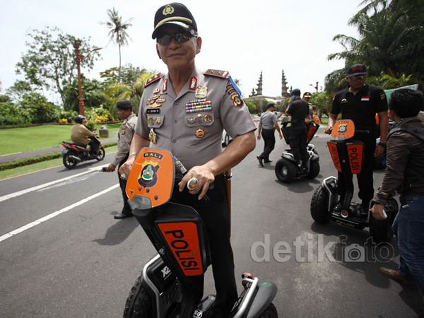 Kapolda Bali Sisir Kawasan Munas Partai Golkar