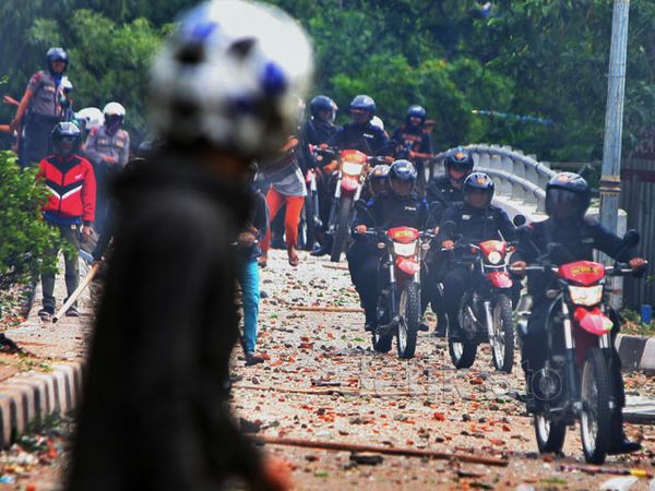 Polisi Bubarkan Tawuran di Manggarai