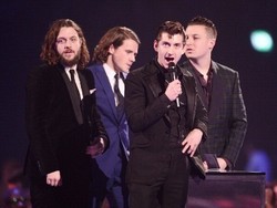 Arctic Monkeys Dongkrak Penjualan Vinyl di Inggris