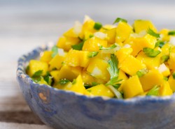 Mau Bikin Saus Mangga untuk Dessert atau untuk Ikan? Ikuti Langkah Ini