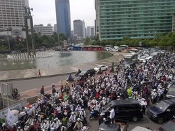 Ini Penampakan Massa FPI Cs yang Tolak Ahok Saat Long March dari HI ke Balai Kota