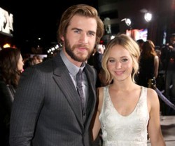 Foto: Digosipkan Pacaran, Ini Momen Kemesraan JLaw dan Liam Hemsworth