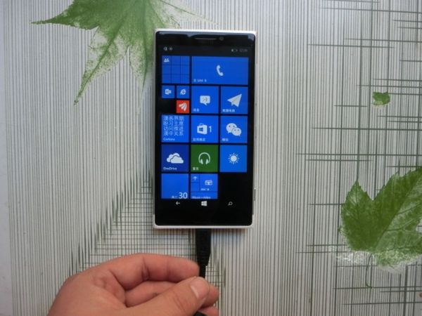 Bocoran Lumia 1030 dengan Kamera Besar