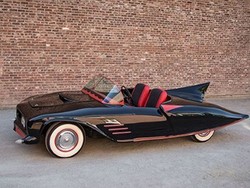Mau Mobil Pertama Batman? Harganya Rp 1,1 Miliar