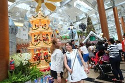 Seru! Selfie di Bandara Changi Bisa Dapat Hadiah