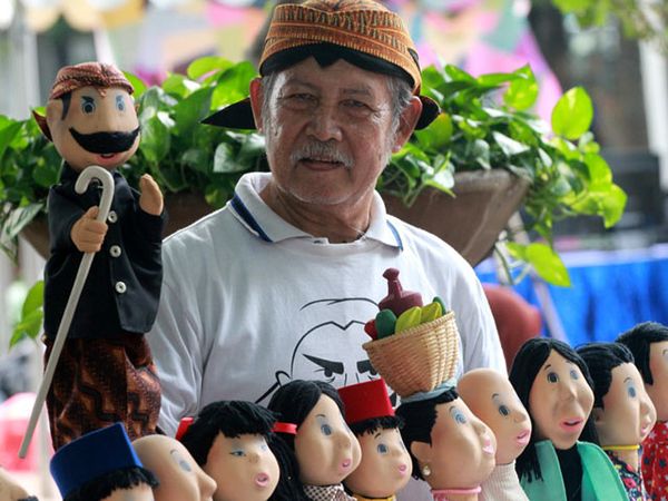 Nana Setia dengan Si Unyil